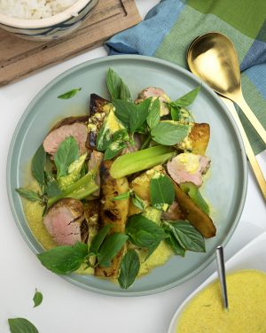 grilled pineapple and pork fillet with curry sauce
